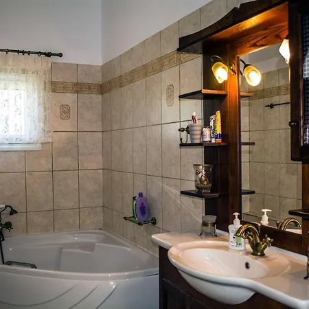 Willa Gem Moni Evaggelistrias